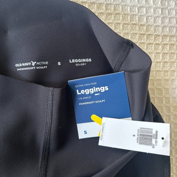 Old Navy Extra High-Waisted PowerSoft Sculpt 7/8 Leggings, Size S, Color: Black - Picture 4 of 8